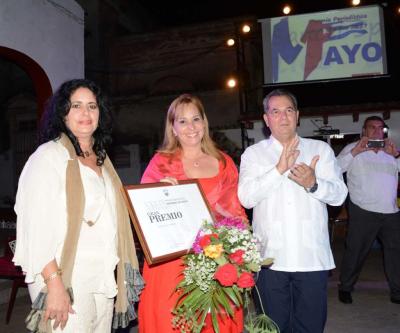 Arelys García y Enrique Ojito, los  más gratificados en el  Premio de Periodismo Primero de Mayo.